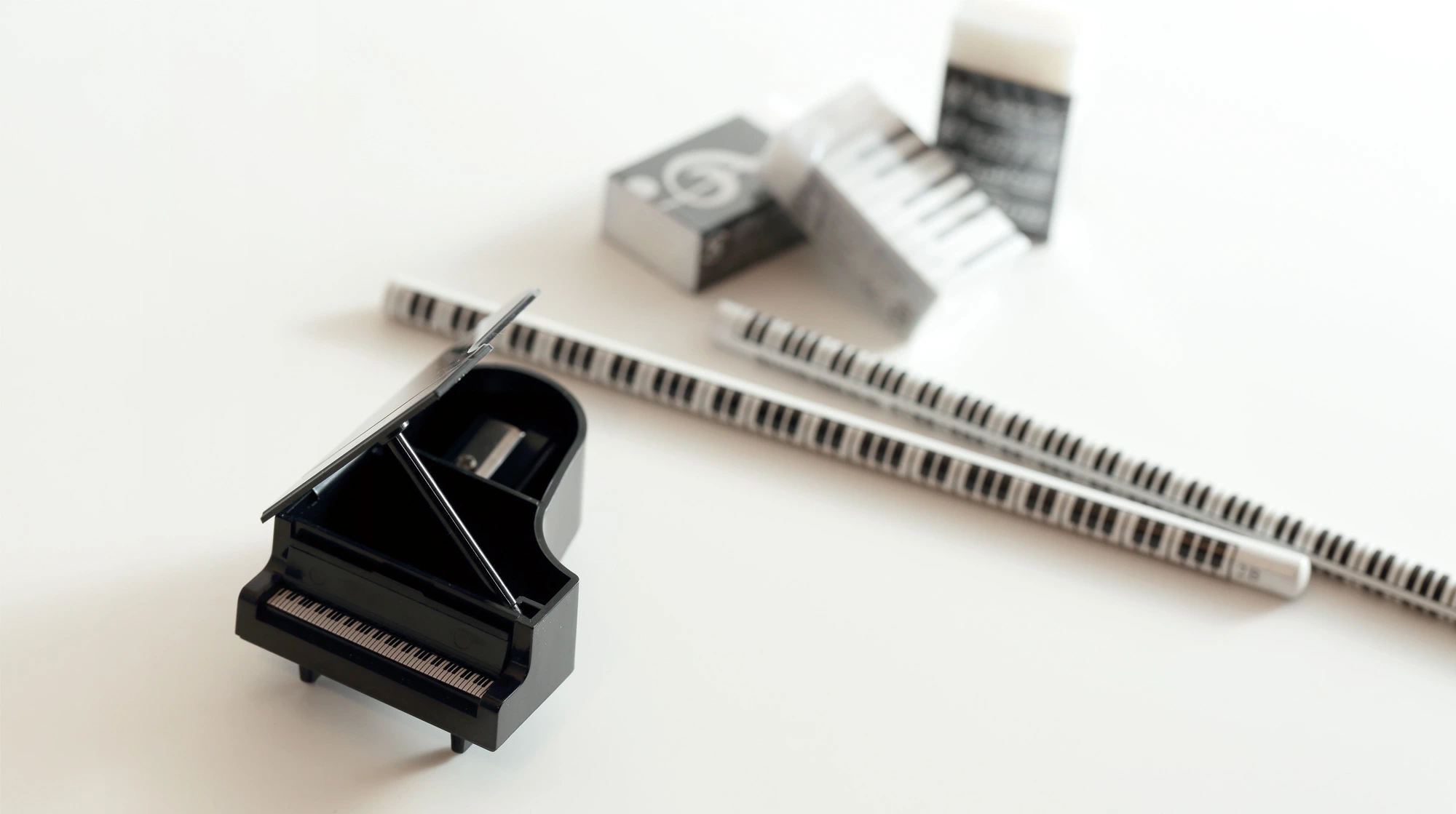 コンサートピアノ型鉛筆削りイメージ