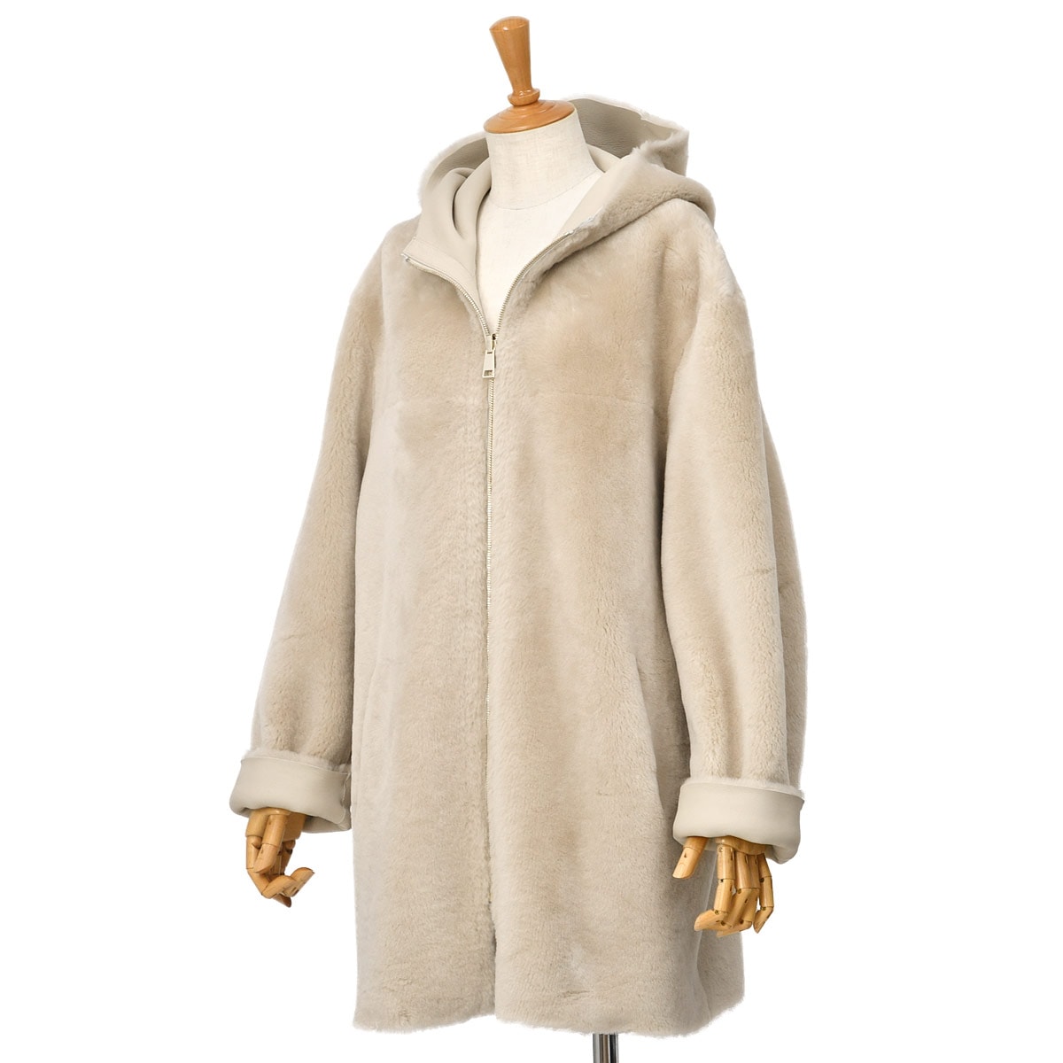 EMMETI【エンメティ】フーデッドムートン NORMA SP MOUTON Ghiaccio