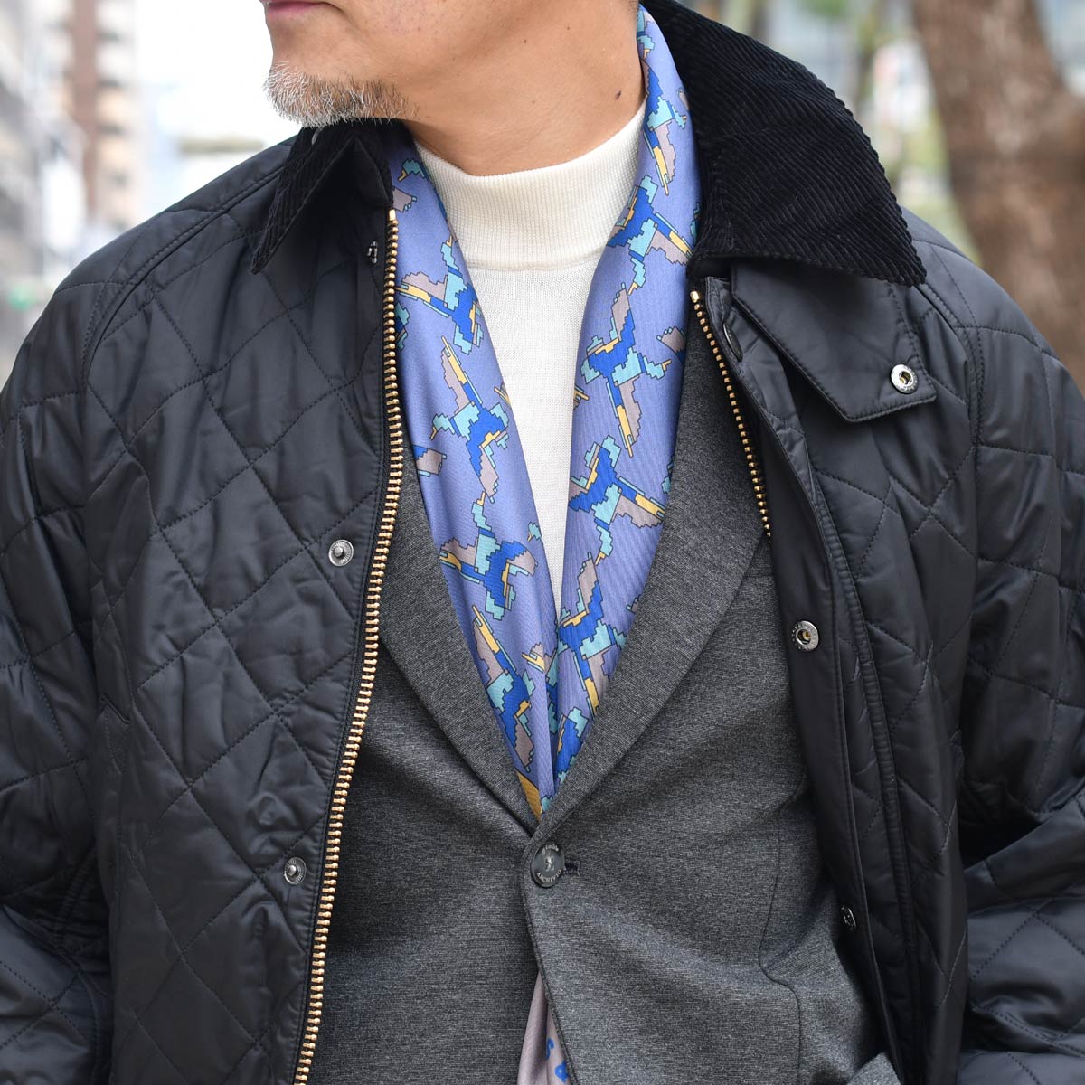 Artumes & Co【アルテュメス アンド コー】スカーフ ダック柄 シルク