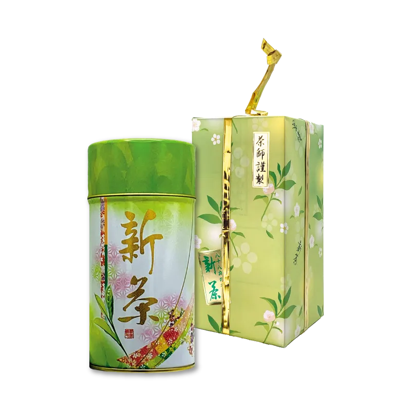 2026年新茶　桜。新芽のイラストが描かれた白と桃色のパッケージ　2本入り　横並び　蓋付き化粧箱　包装済み