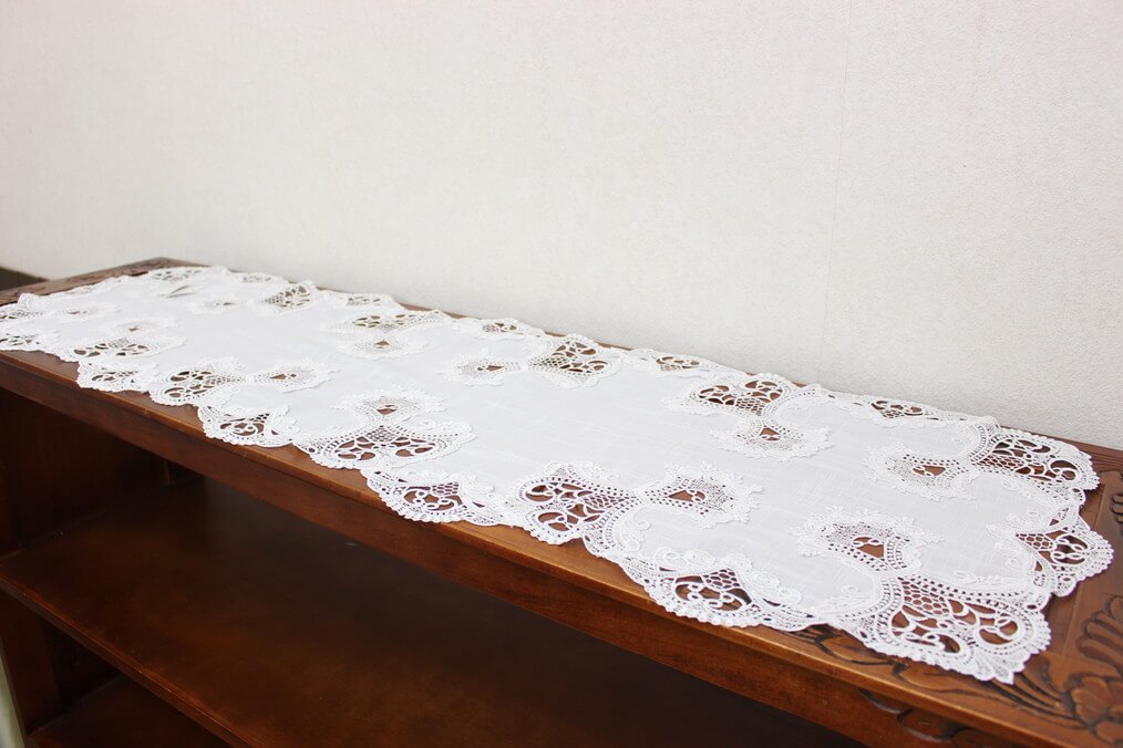 ギュピールレース テーブルセンター 約44×135cm [White Motif]