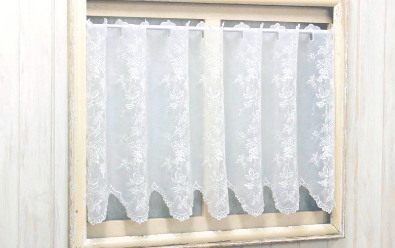 uva+crista ぶどう柄刺繍 カフェカーテン 約135×60cm｜インテリア