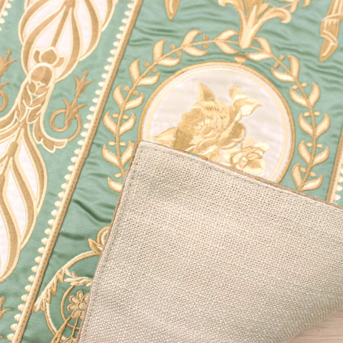 裏面はベージュ系の麻風生地を使用しています。