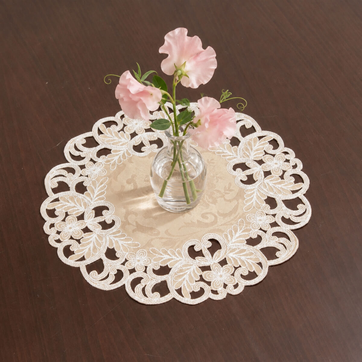 ドイリー コード刺繍 約25×0cm [Victorian Damask]｜インテリアレース