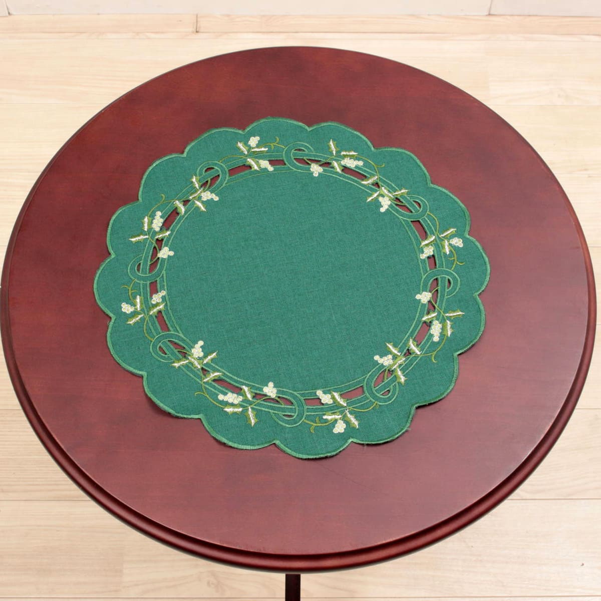 ami-brugge,アミブルージュ,レース,通販,クリスマス,ドイリー,花瓶敷,センター,刺繍