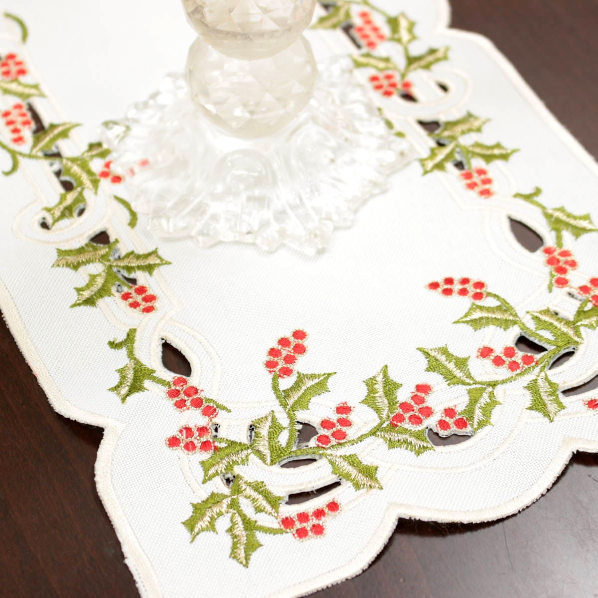 Xmas テーブルセンター ヒイラギ刺繍 約20×40cm｜インテリアレース