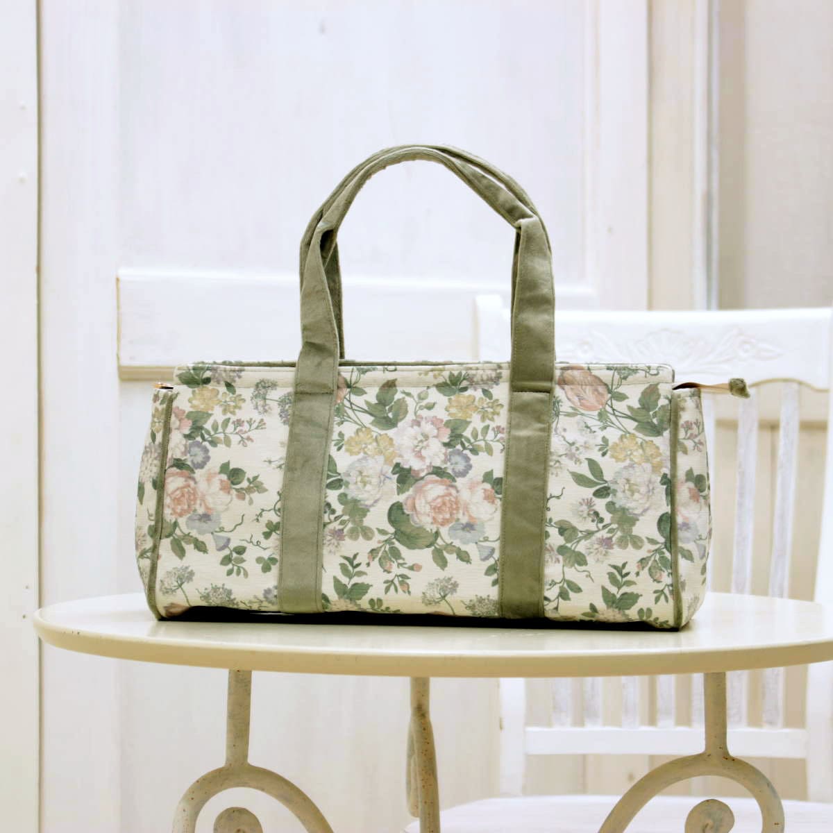 落ち着いたニュアンスカラーと上品な花柄 アミブルージュ,amibrugge,インテリアレース,ファブリック,ポーチ,バッグ