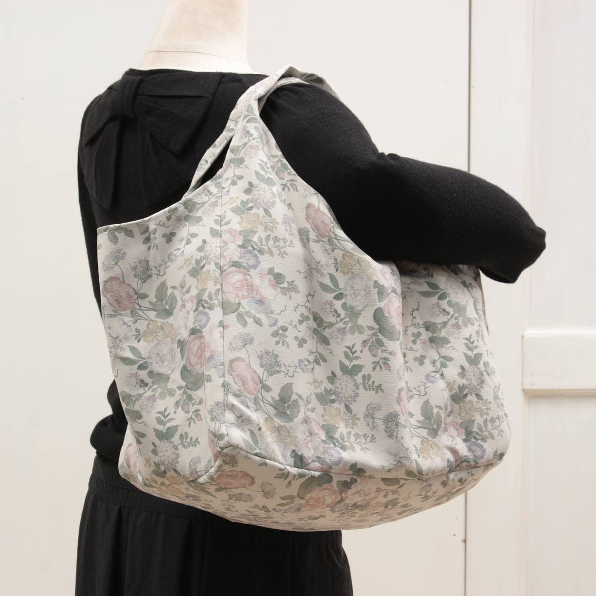 ベルールのショッピングバッグ アミブルージュ,amibrugge,インテリアレース,ファブリック,ポーチ,バッグ