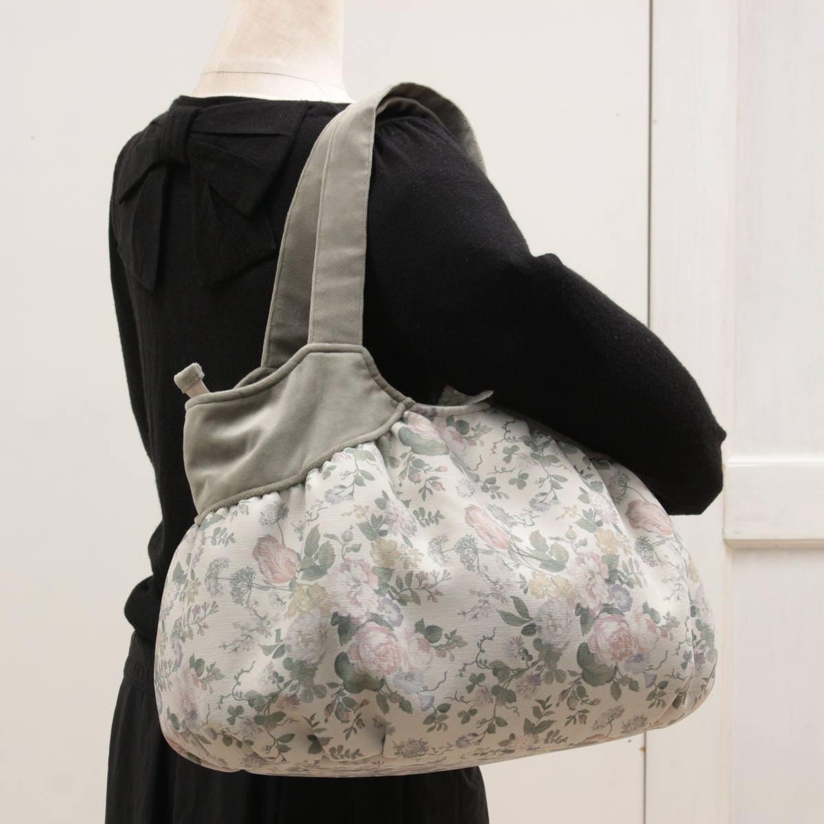 アミブルージュ,amibrugge,インテリアレース,ファブリック,ポーチ,バッグ