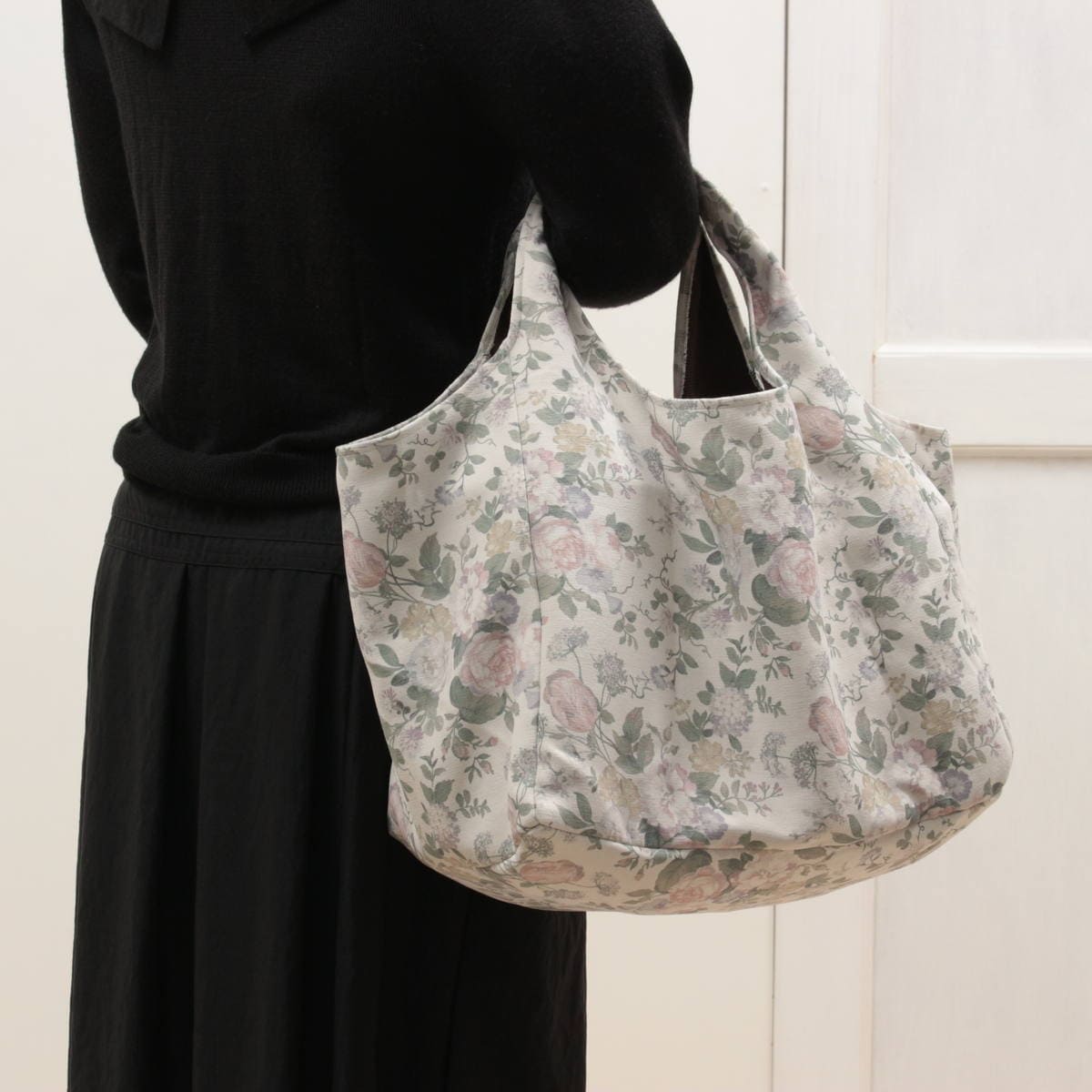 ベルールのショッピングバッグ アミブルージュ,amibrugge,インテリアレース,ファブリック,ポーチ,バッグ