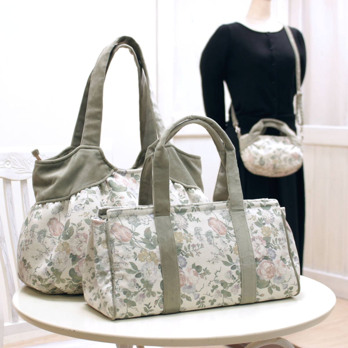 大人の暮らしにやさしく寄り添うベルールシリーズ アミブルージュ,amibrugge,インテリアレース,ファブリック,ポーチ,バッグ