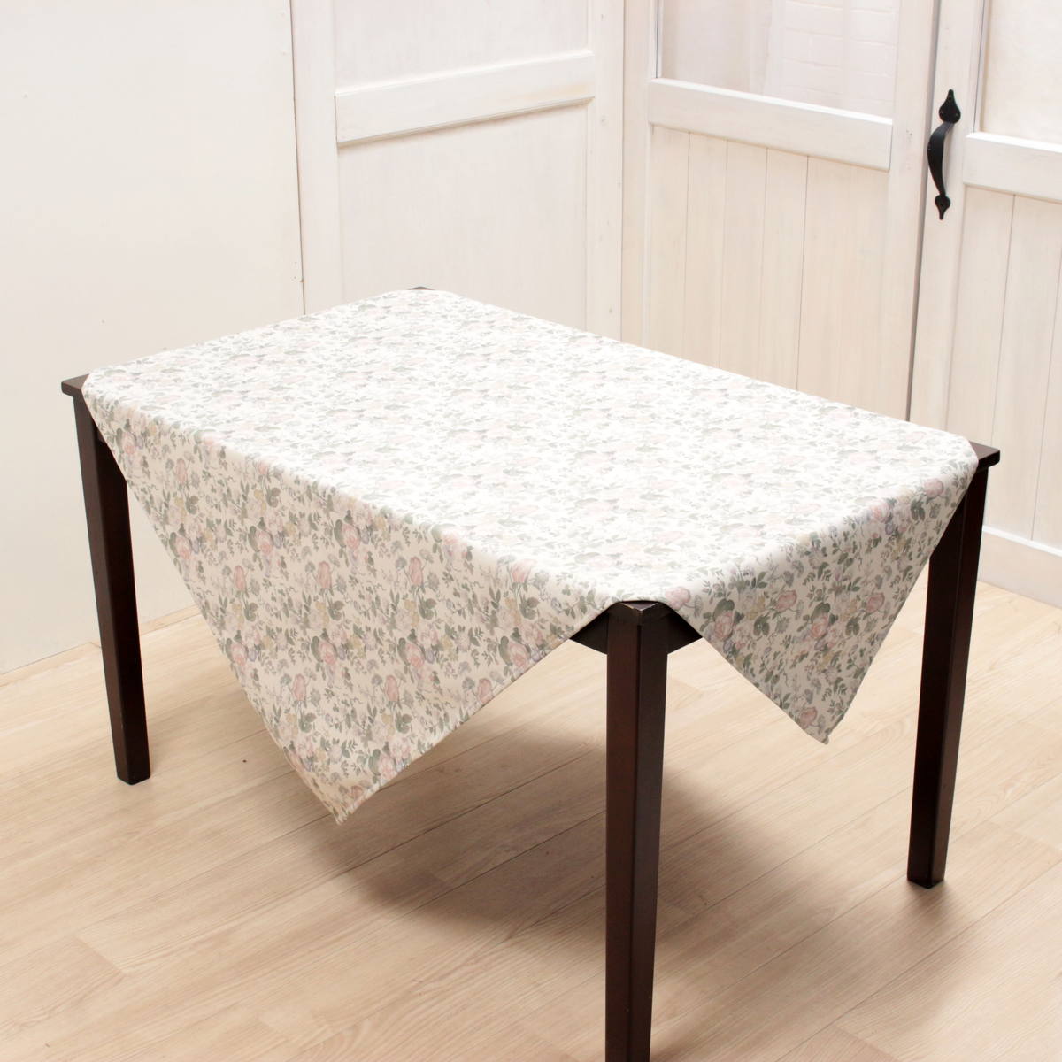 アミブルージュ,テーブルクロス,花柄,撥水加工