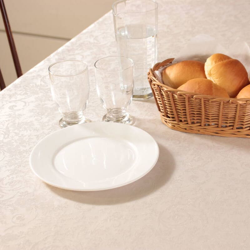 ピンクベージュのテーブルクロス