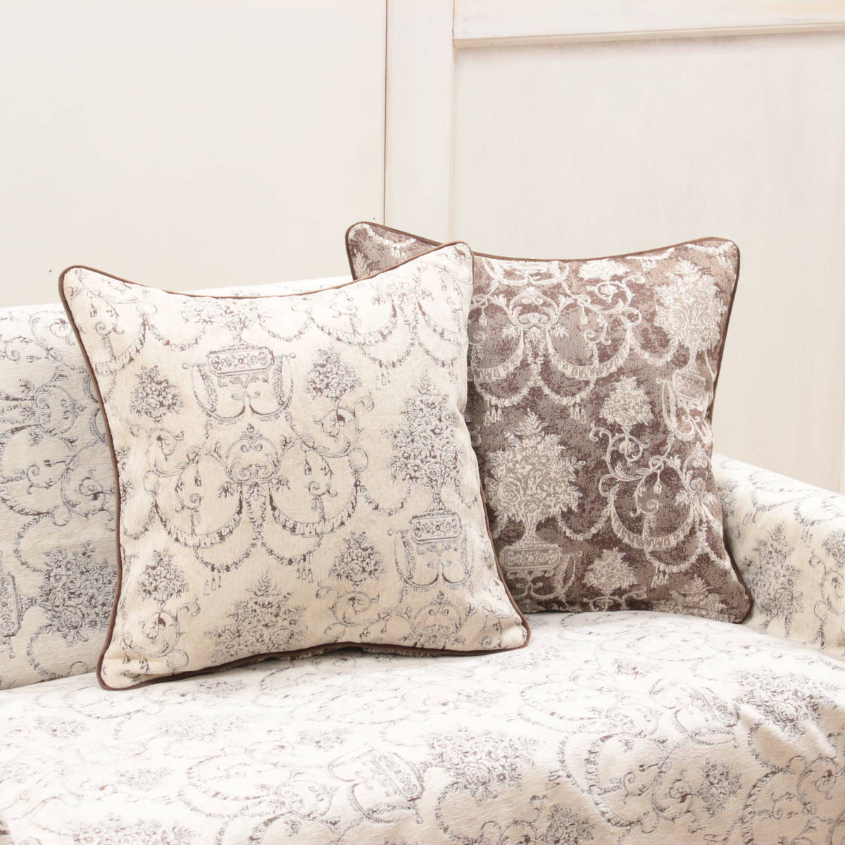 アミブルージュ,インテリア,トワルドジュイ,シェニール,クッション