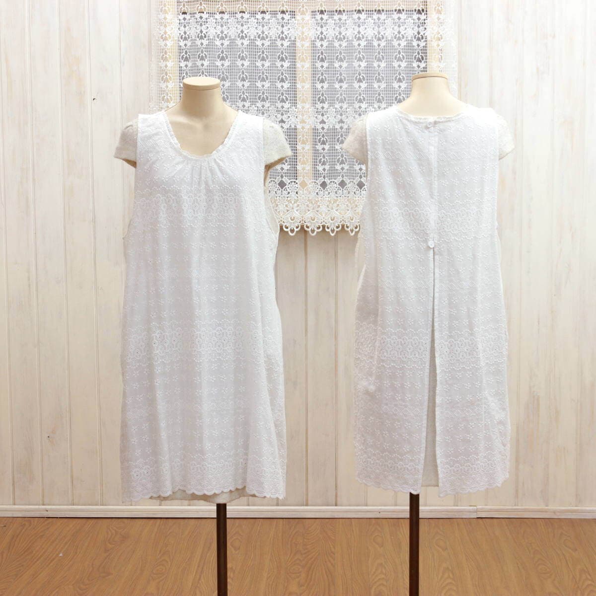 アイレット刺繍のエプロン