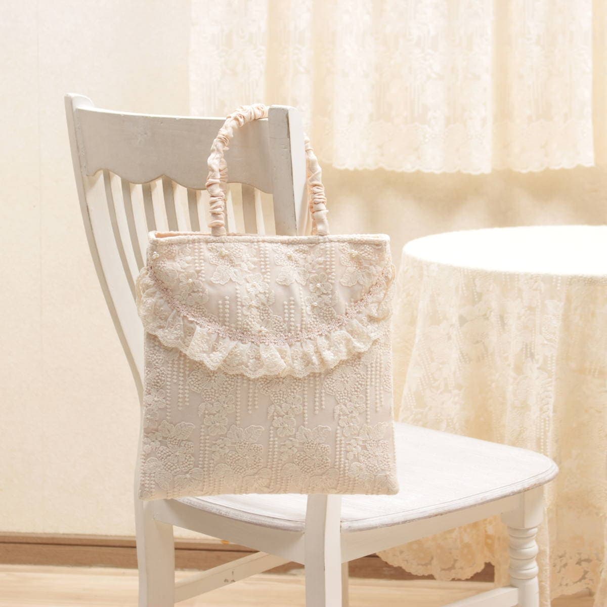 メモワール チュールレースのスクエアバッグ