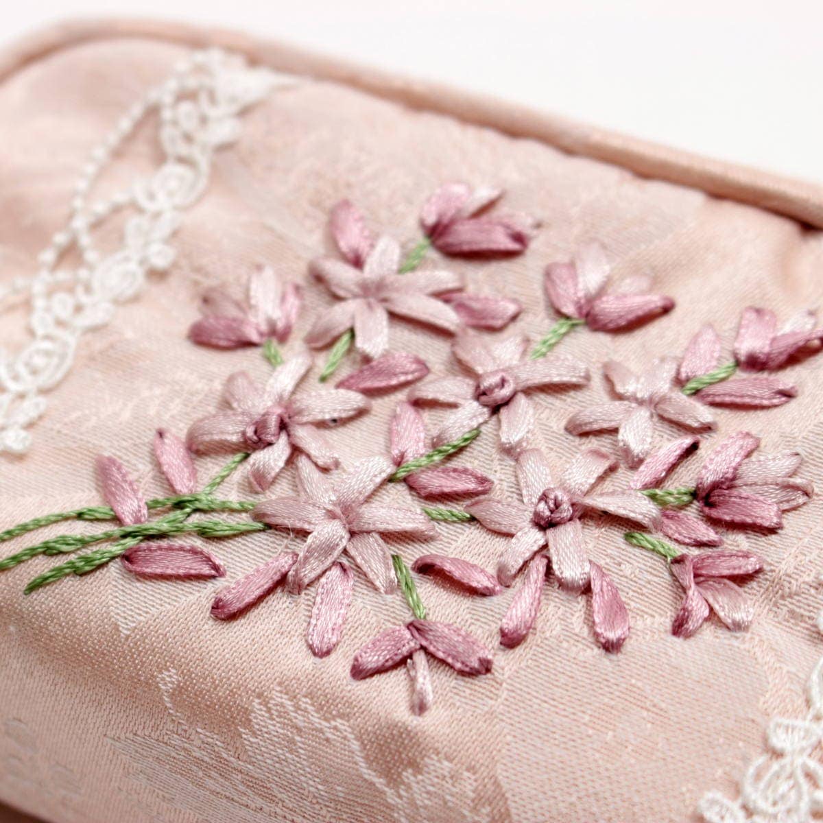 表情豊かなフロレットの眼鏡ケース アミブルージュ,amibrugge,インテリアレース,ファブリック,ポーチ,バッグ