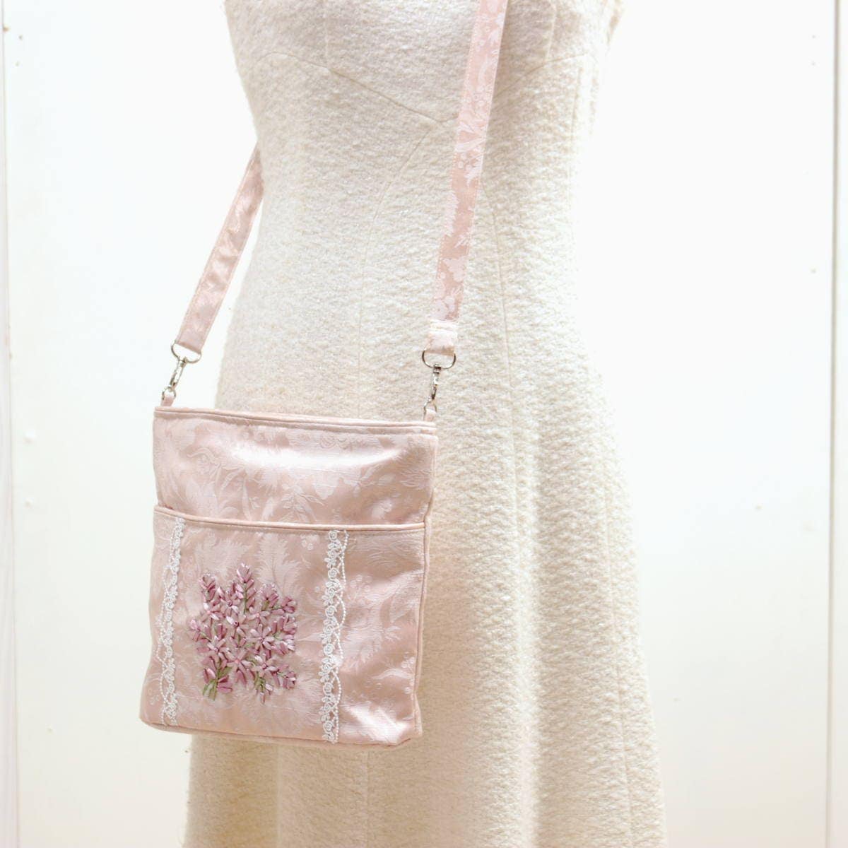 リボンショルダー刺繍レース リボンショルダー刺繍レースドレス/チュール袖/スパンコール