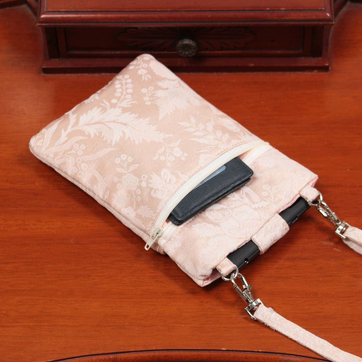 リボン刺繍 スマホポシェット 約19×13cm [Florette]｜インテリアレース