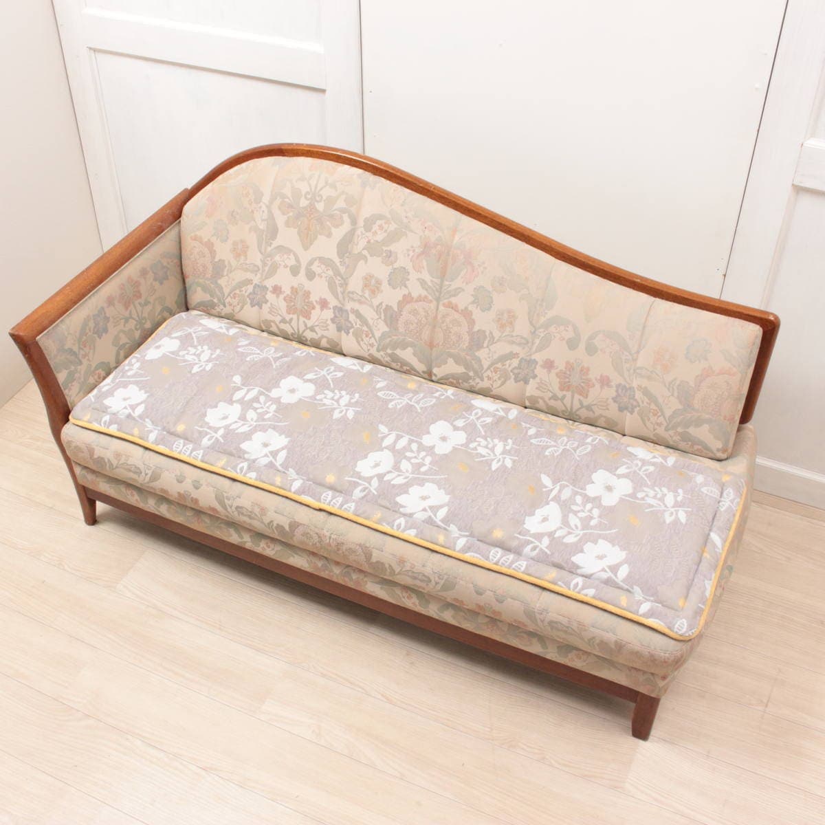 アミブルージュ,amibrugge,インテリアレース,ファブリック,マット,ポーチ,バッグ