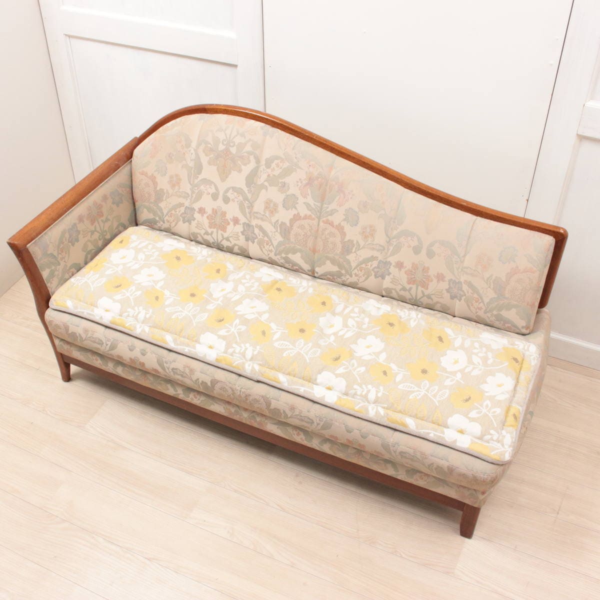 アミブルージュ,amibrugge,インテリアレース,ファブリック,マット,ポーチ,バッグ