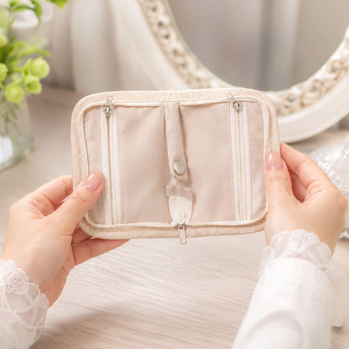 ジュエリーポーチ リボン刺繍×ビーズ 約13×9.5cm [Elure]｜インテリア