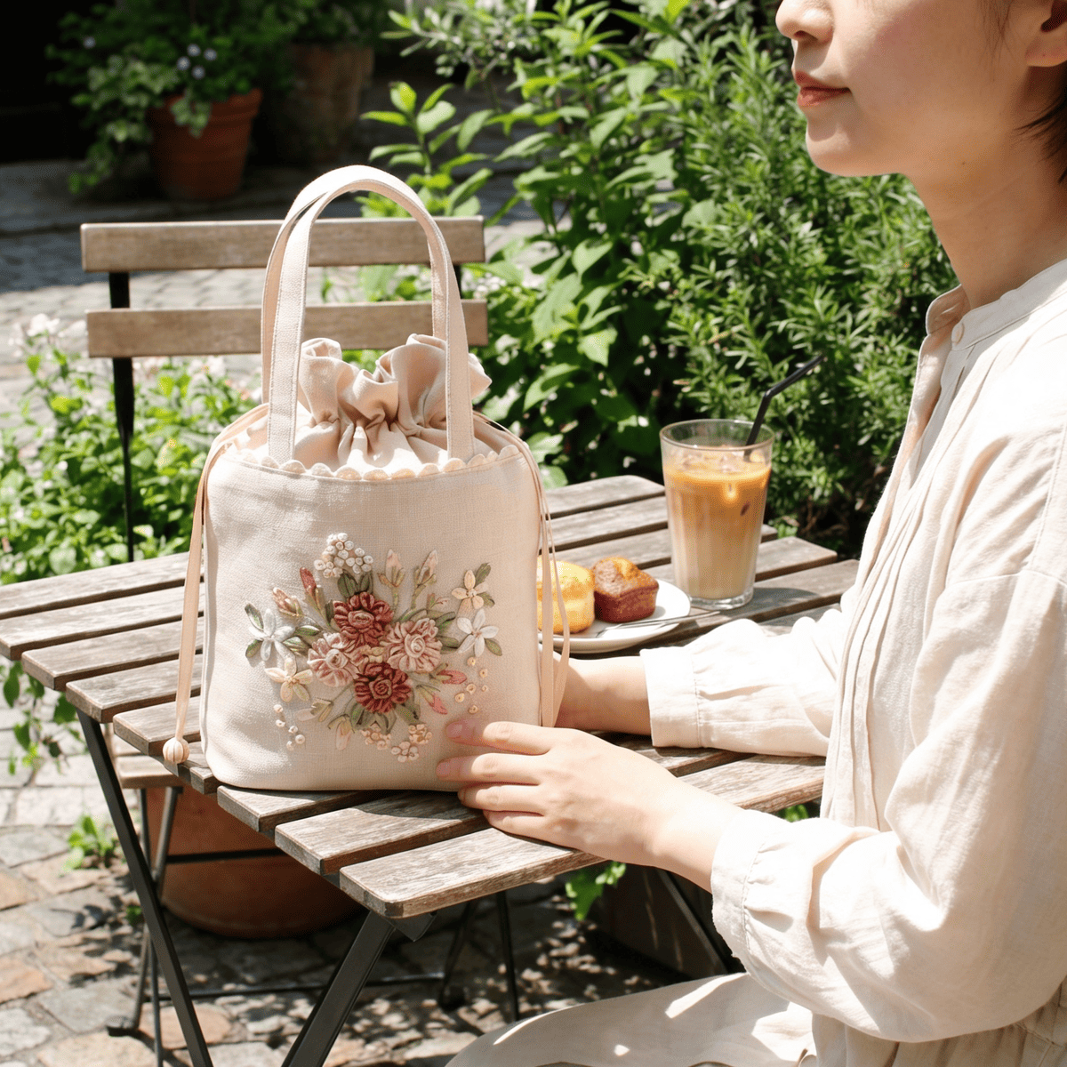 リボン刺繍ロゼ・リュバンの巾着バッグ アミブルージュ,amibrugge,インテリアレース,ファブリック,ポーチ,バッグ