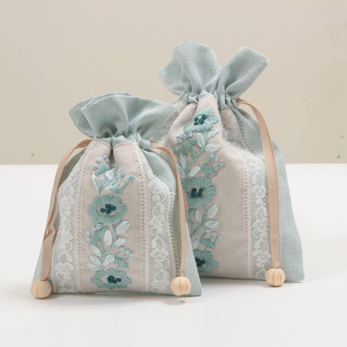 巾着L フローラル刺繍 約17×22cm [Atelier Bloom]｜インテリアレース