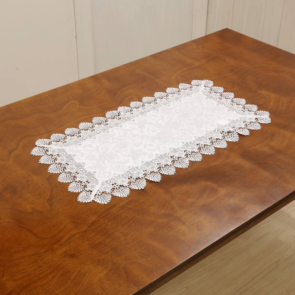 ギュピールレース(撥水加工)のテーブルセンター