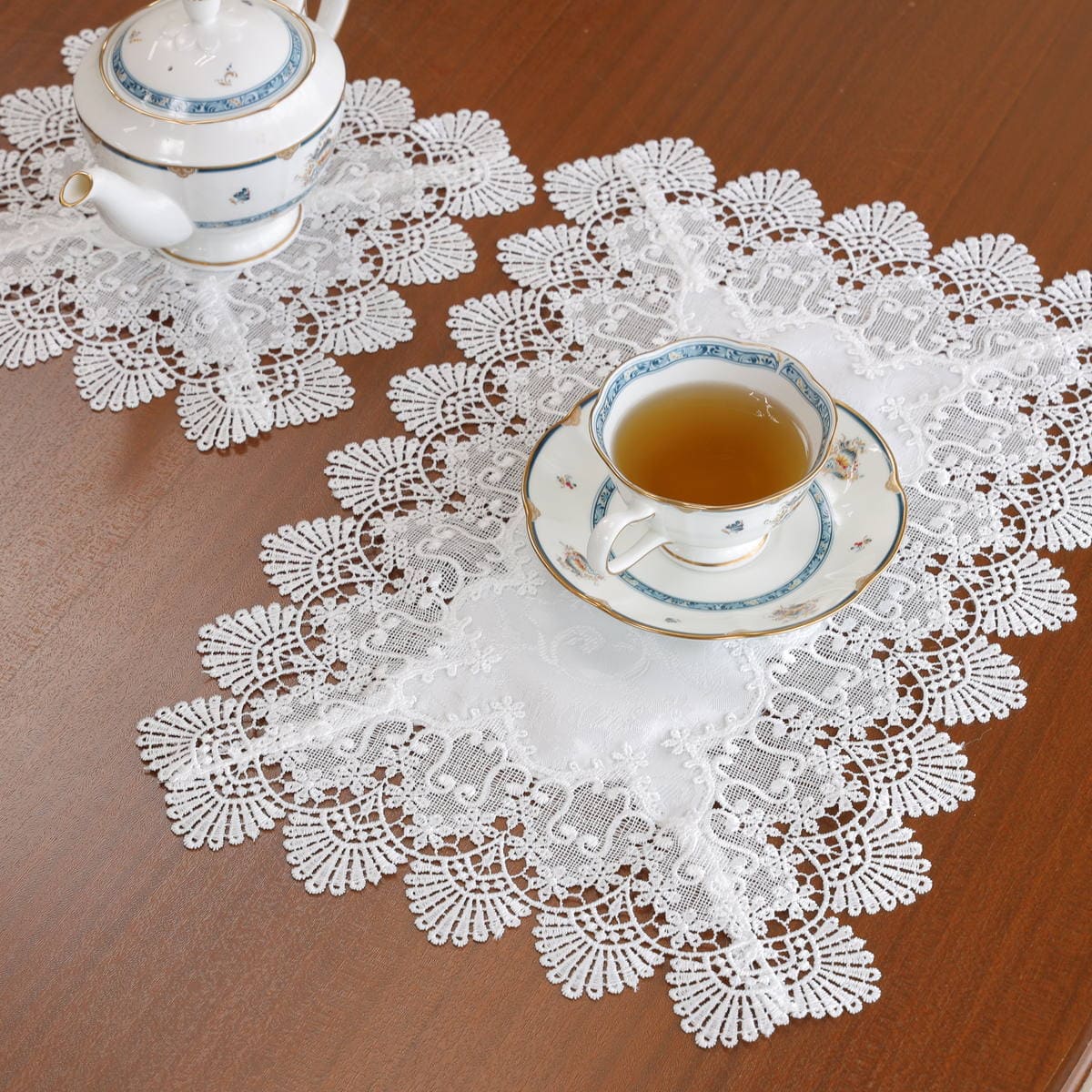 ギュピールレース(撥水加工)のテーブルセンター