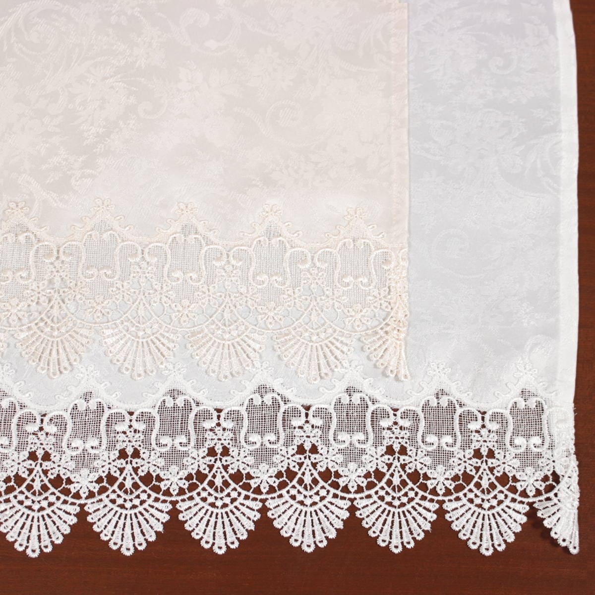 ギュピールレース（撥水加工）のカフェカーテン