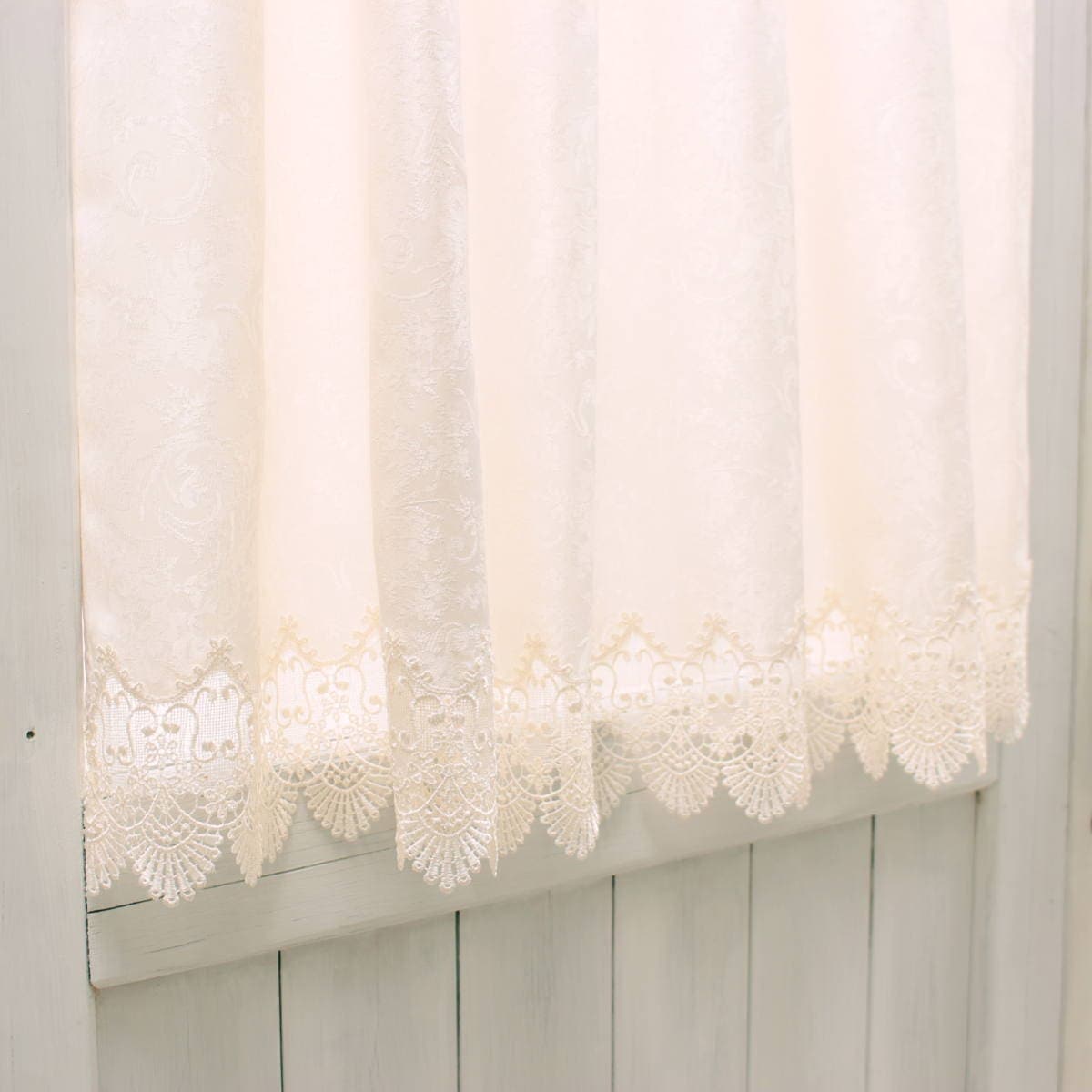 ギュピールレース（撥水加工）のカフェカーテン