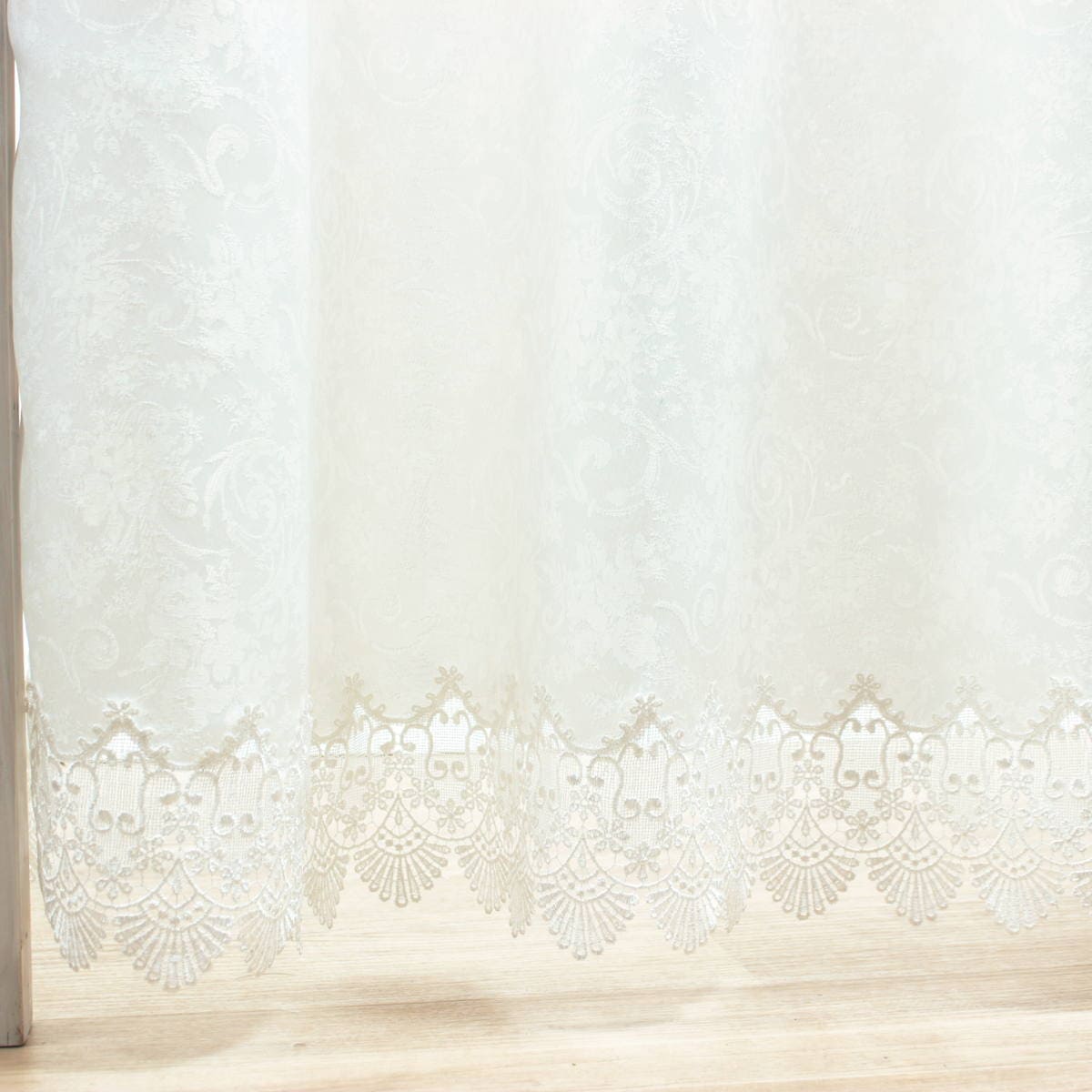 ギュピールレース（撥水加工）のカフェカーテン