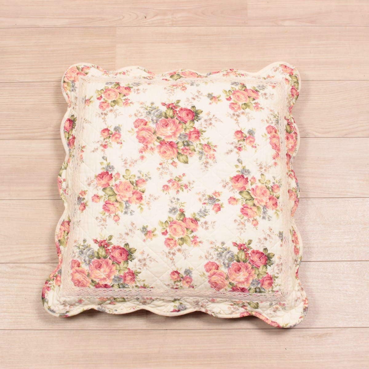 アミブルージュ,懐かしい,ローズ柄,キルティング,インテリア