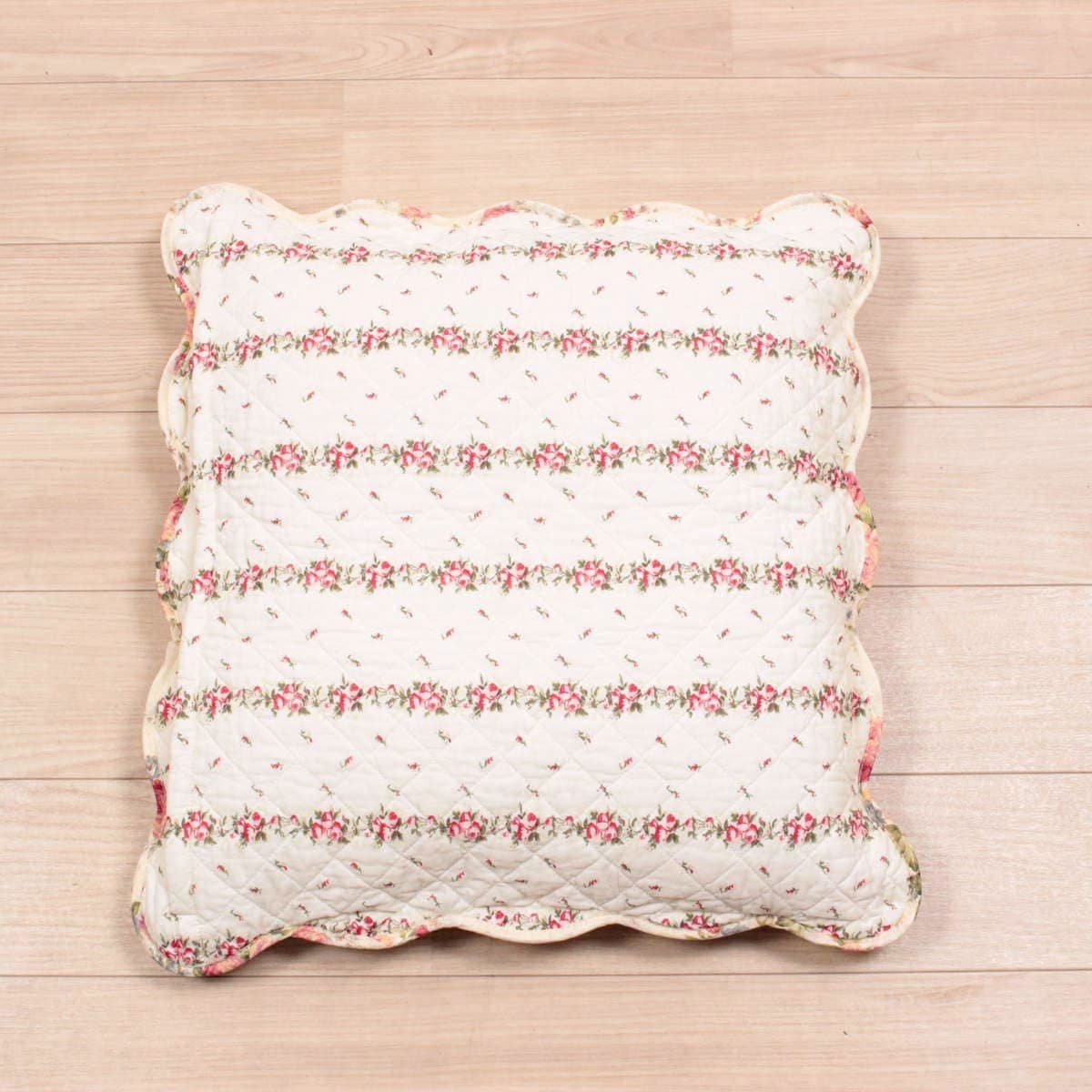 アミブルージュ,懐かしい,ローズ柄,キルティング,インテリア