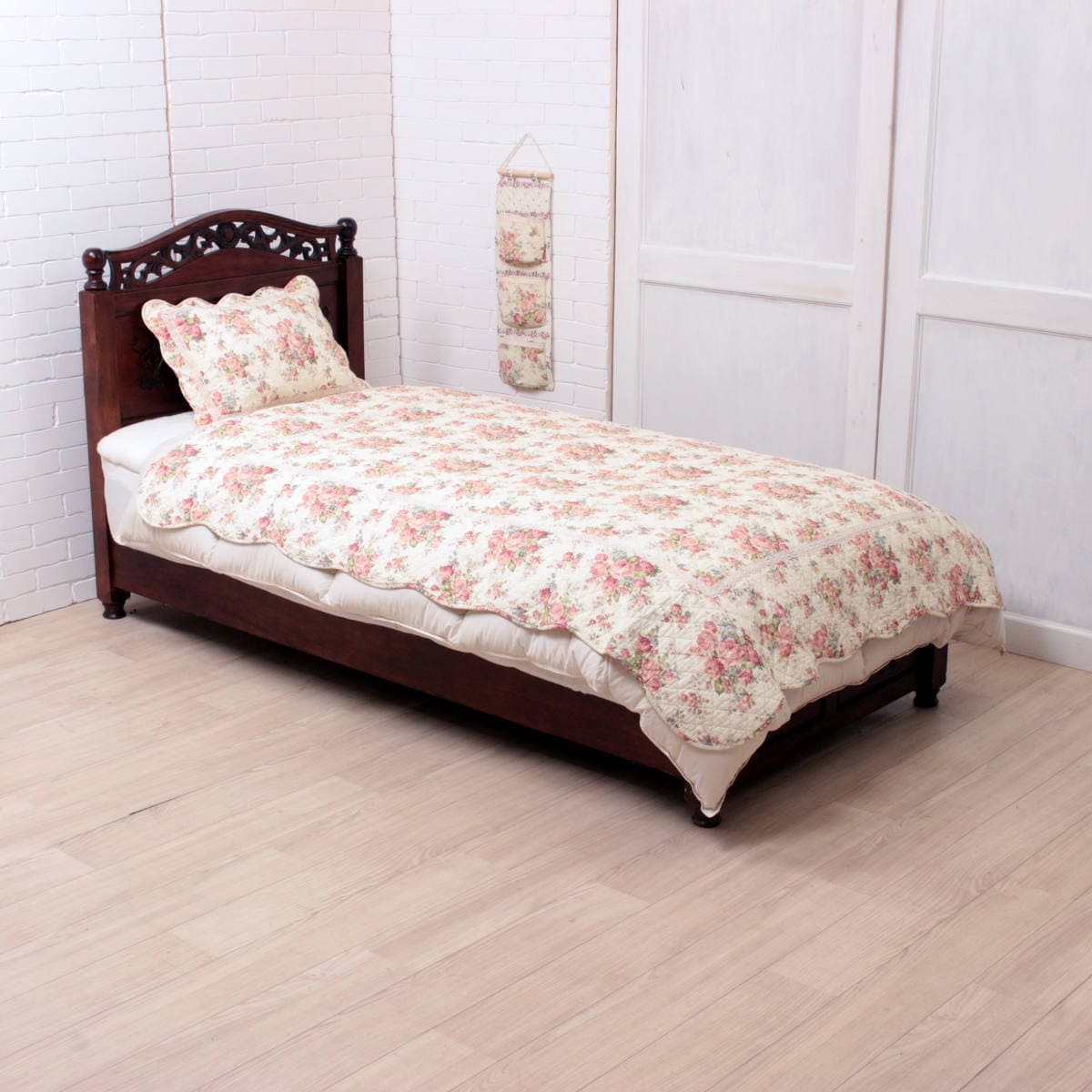 アミブルージュ,懐かしい,ローズ柄,キルト,マルチカバー,ベッド,スプレッド,ラグ,135×195