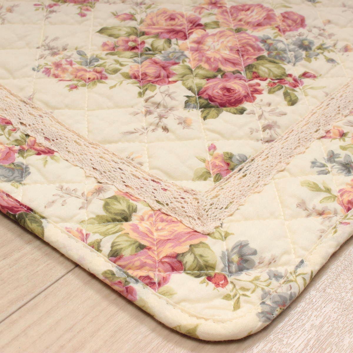 アミブルージュ,懐かしい,ローズ柄,キルティング,インテリア