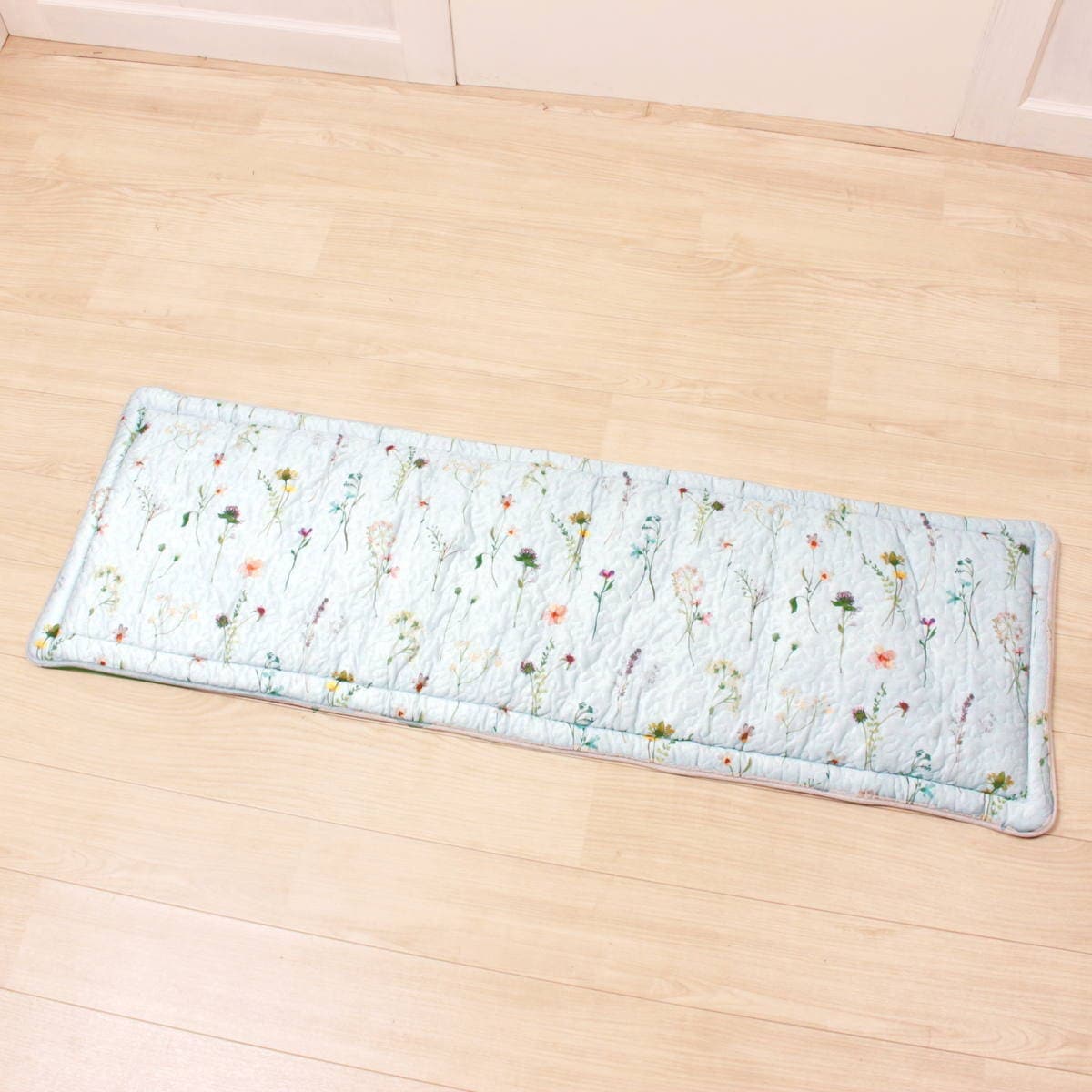 接触冷感素材のシートクッション ami-brugge,接触冷感,キルティング,植物柄,シートクッション