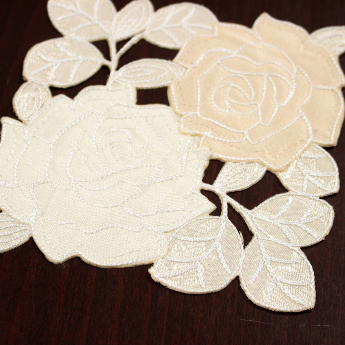 コースター バラ柄コード刺繍 約12×12cm [Rosa Fil]｜インテリアレース