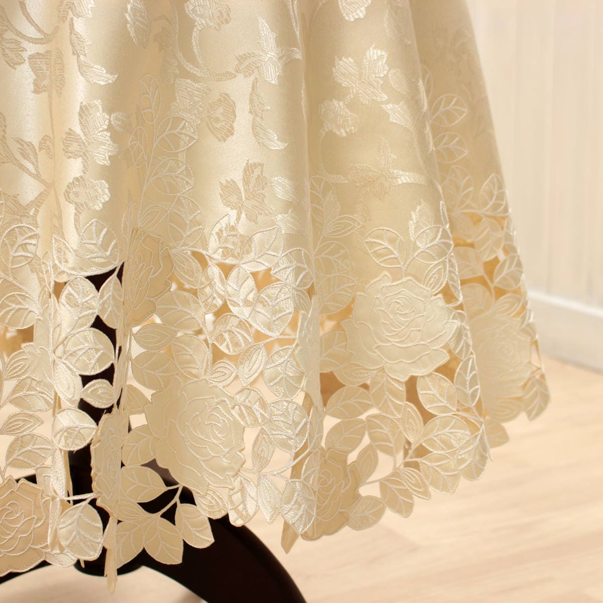 テーブルクロス バラ柄コード刺繍 約150cm [Rosa Fil]｜インテリア