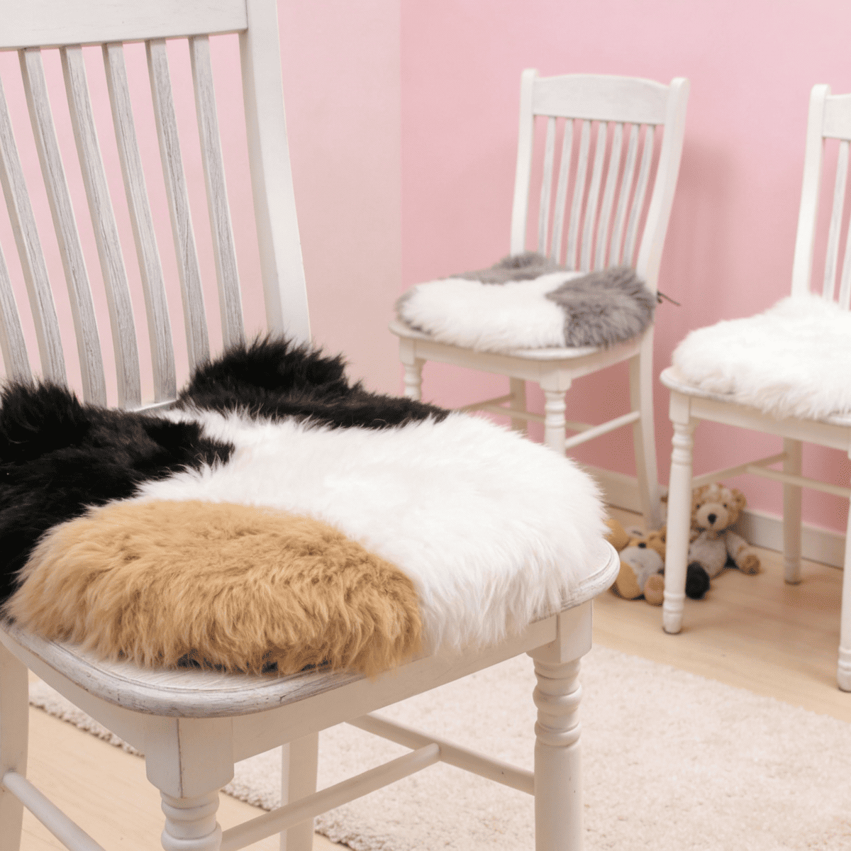 ムートン 紐付シートクッション 猫型 長毛 約38×40cm｜インテリア