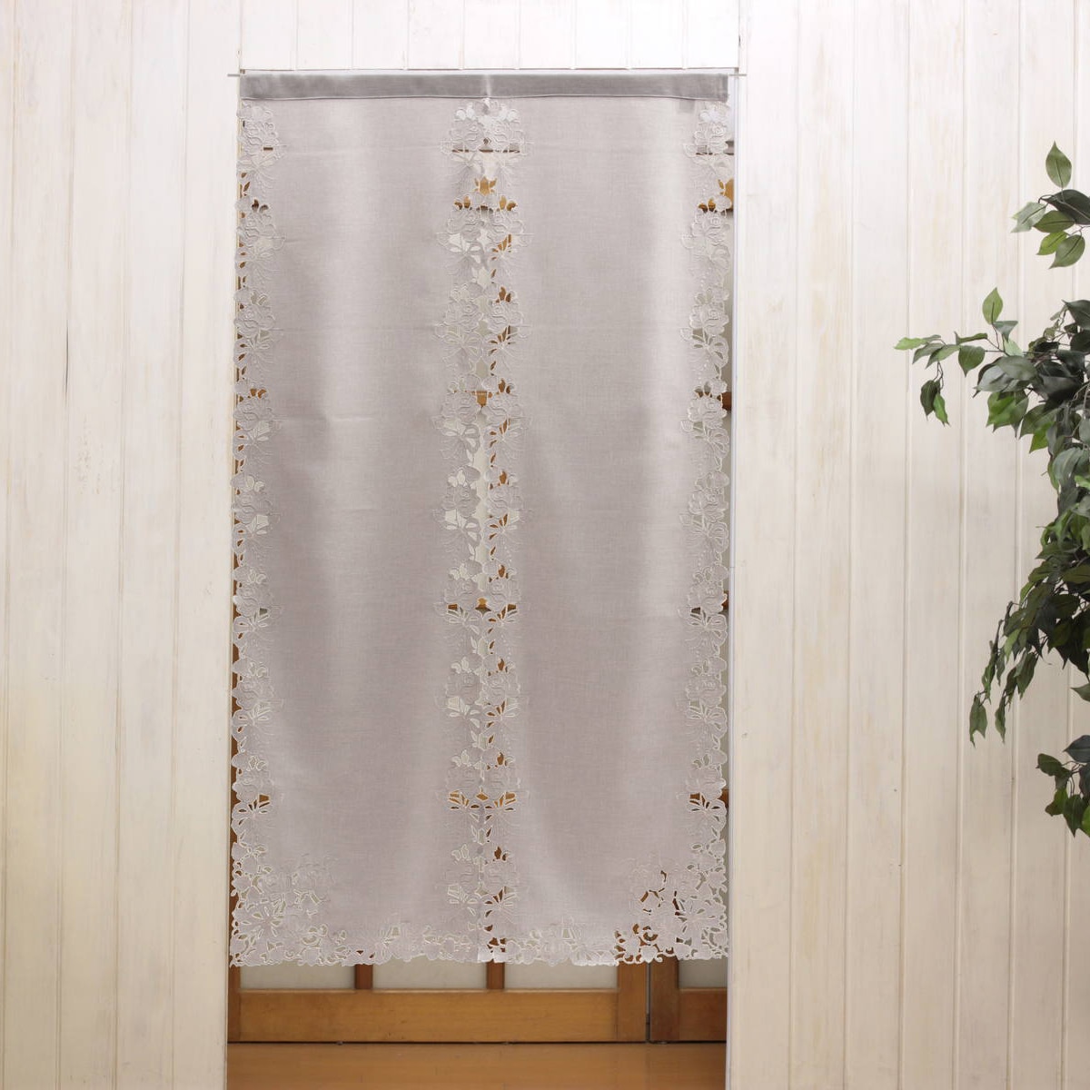 花のれん ピンク&ブルーベース 花柄刺繍 のれん 約85×90cm｜インテリア 