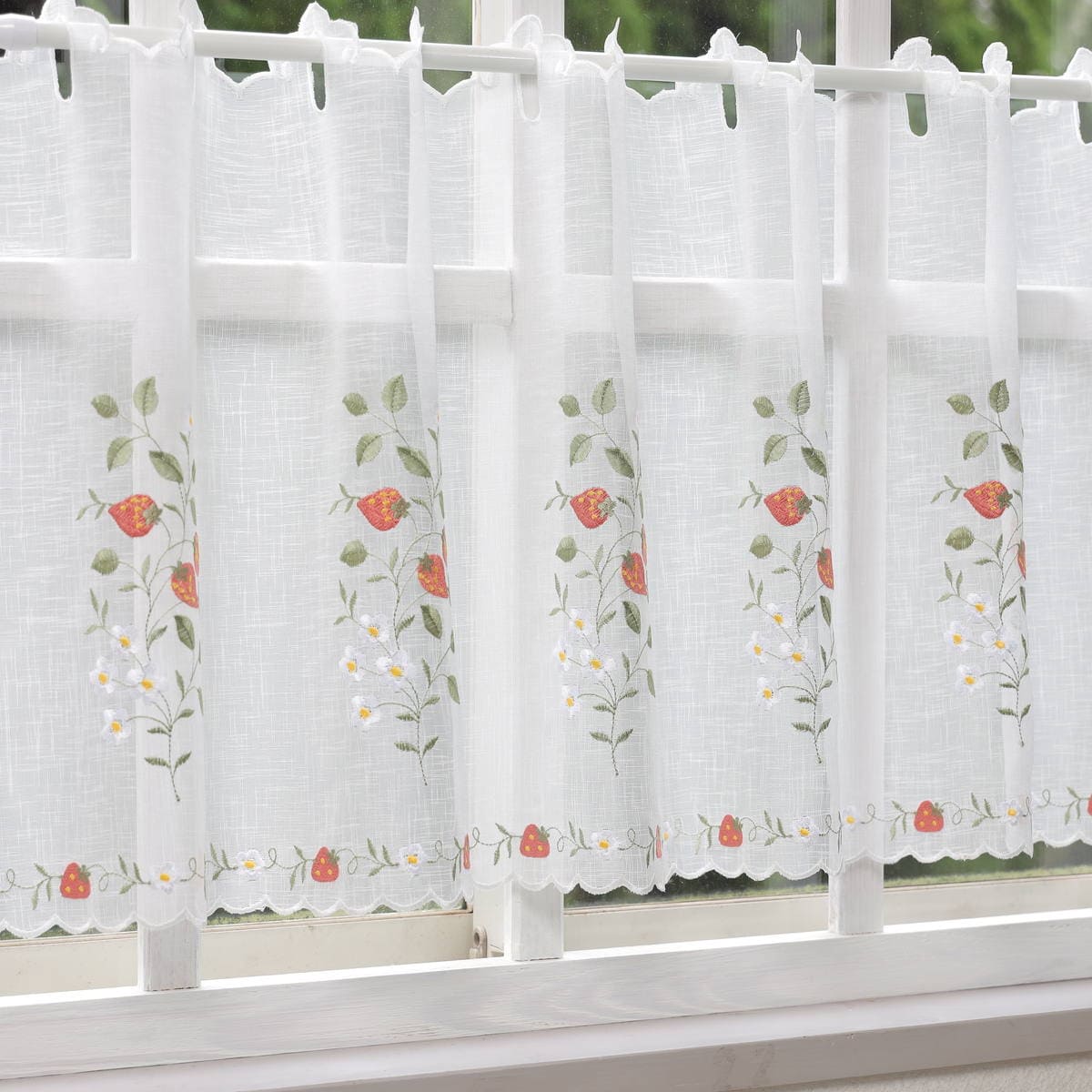 ギュピールレースのカフェカーテン