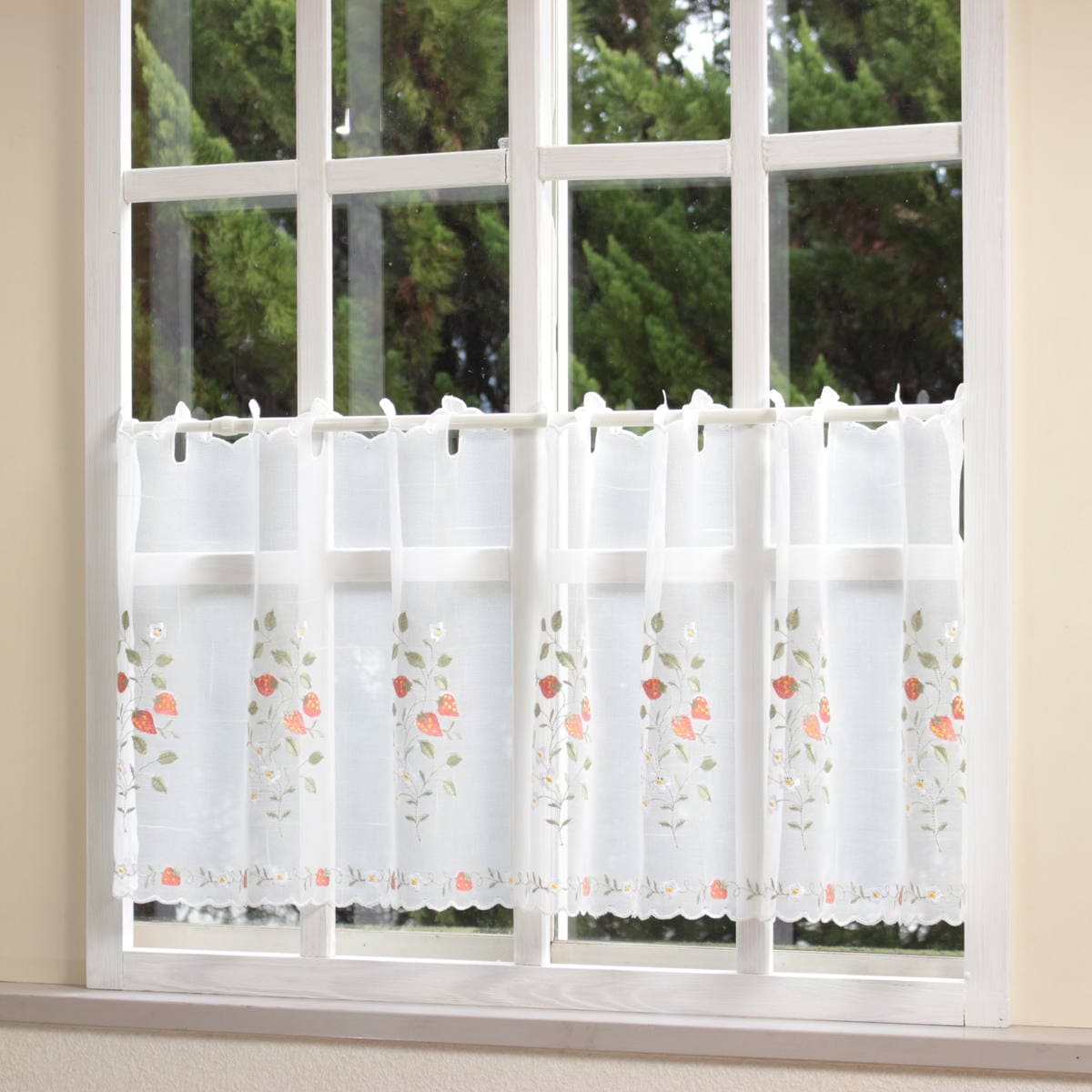 ギュピールレースのカフェカーテン