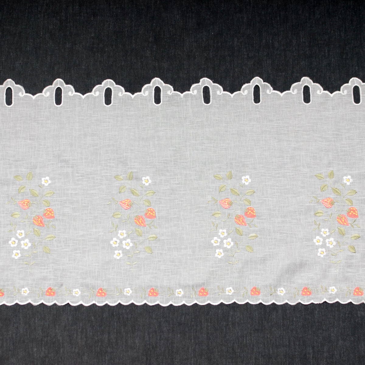 ギュピールレースのカフェカーテン