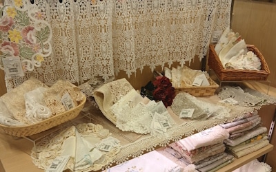 関東エリア｜インテリアレース・テーブルクロス・うさぎ雑貨・刺繍と