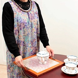 選べる３柄★花柄プリント ゆったりチュニック型エプロン