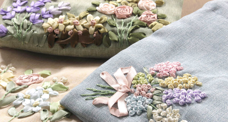 リボン刺繍 / amibrugge｜インテリアレース・テーブルクロス・うさぎ
