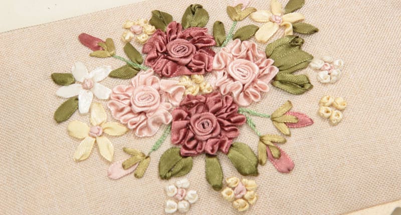 優雅なローズブーケ柄の刺繍小物シリーズ,ロゼ・リュバンバッグ,ポーチ