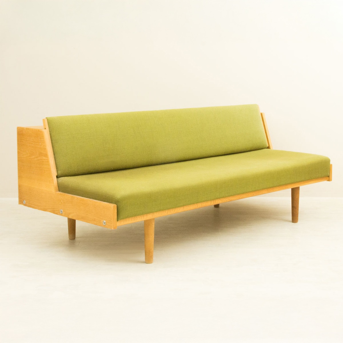GE6 Daybed